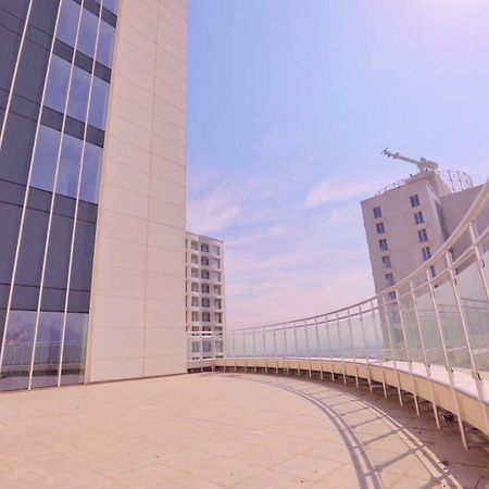 33Rd Floor Luxury Apartment Spa & Fitness 스코페 외부 사진