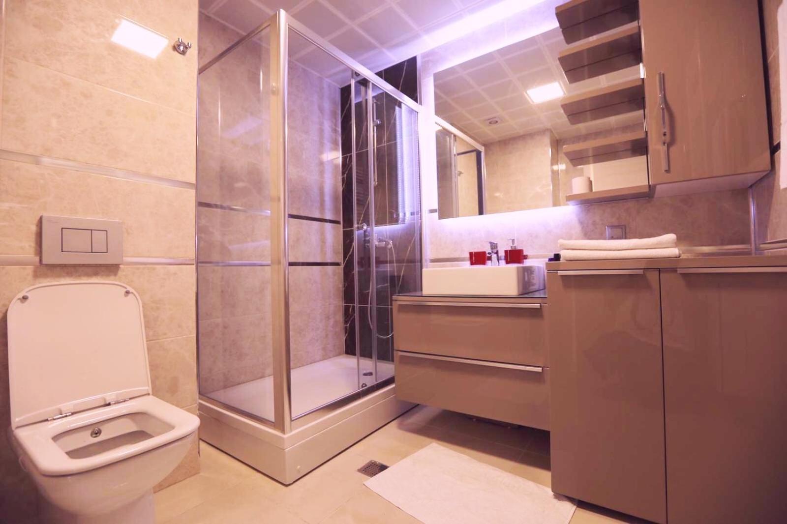 33Rd Floor Luxury Apartment Spa & Fitness 스코페 외부 사진