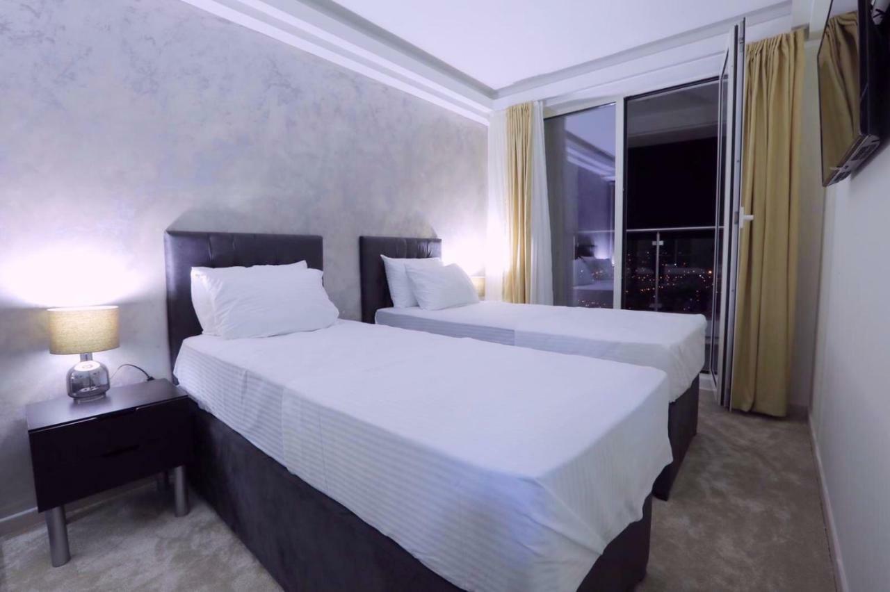 33Rd Floor Luxury Apartment Spa & Fitness 스코페 외부 사진