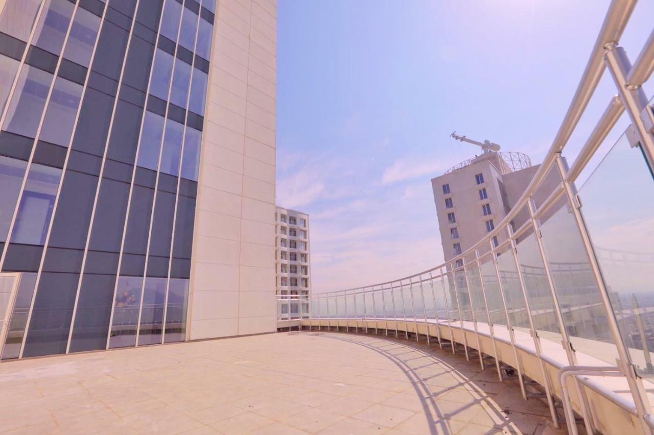 33Rd Floor Luxury Apartment Spa & Fitness 스코페 외부 사진