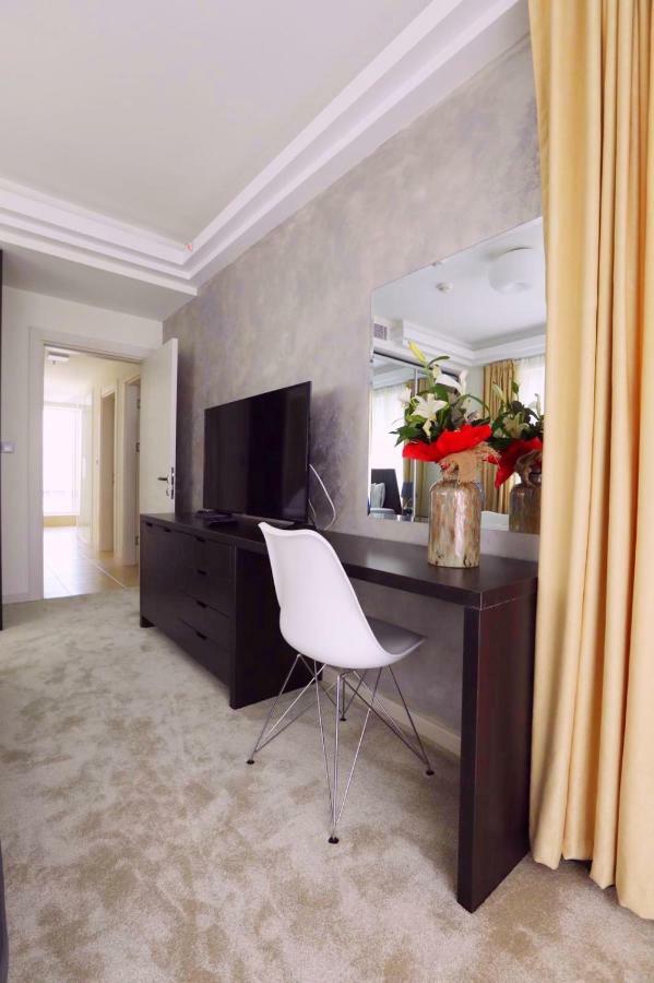 33Rd Floor Luxury Apartment Spa & Fitness 스코페 외부 사진